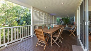 Balcony/Outdoor Dining