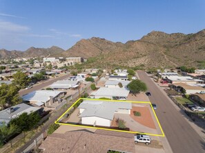 This charming home is just steps from the foot of the Phoenix Mountain Preserve!