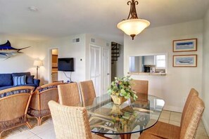 dining area - dining area