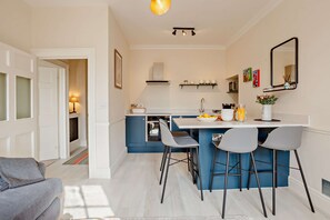 Open plan dining and kitchen area
