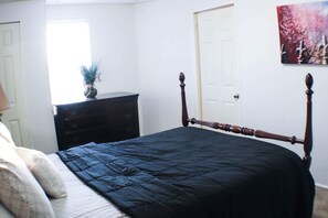 Comfy Queen Bedroom 1