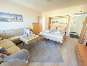 Cuxland-Fewo-Service - Haus Alte-Liebe Wohnung 404 Wohn/Schlafzimmer
