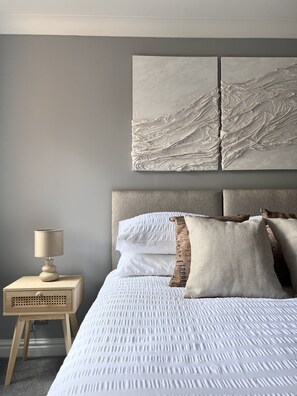 Bedroom 1 - King Bed