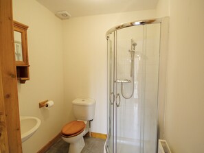 Bathroom | Rosemary - Grove Farm Barns, Catfield