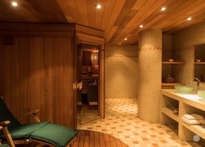Luxury Sauna with tv + interior speakers (seats up to 6)