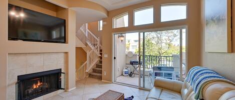 San Diego Vacation Rental | 3BR | 3BA | Stairs to Access | 1,101 Sq Ft