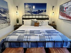 Ski Themed Room w/ King Bed and TV
