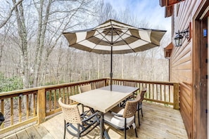 Deck | Outdoor Dining Area