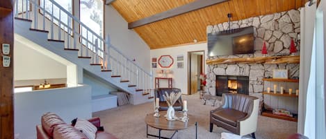 Lake Arrowhead Vacation Rental | 4BR | 3.5BA | Stairs Required | 2,990 Sq Ft
