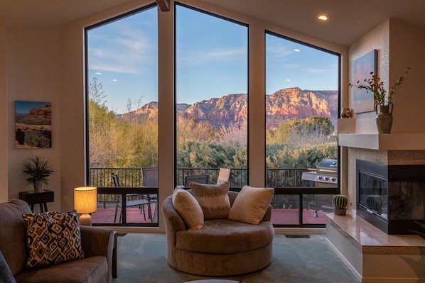 Beautiful Red Rock Views From Great Room