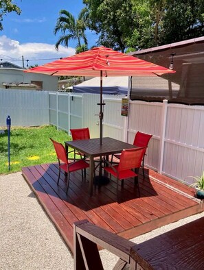 Outdoor dining