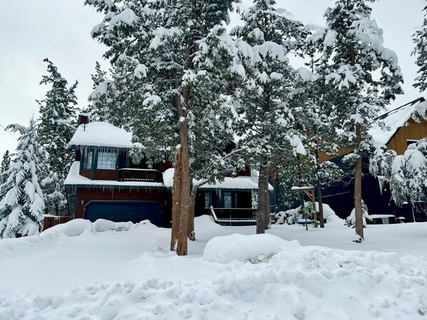 Snow covered Big Bear Cool Cabins, Bigfoot's Hideout