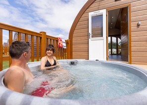 Bain à remous extérieur