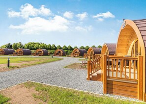 High Farm Deluxe Pod - High Farm Holiday Park, Beverley
