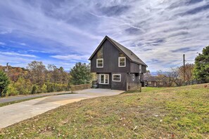 Property Exterior | Upper & Lower Driveways (10 Vehicles)