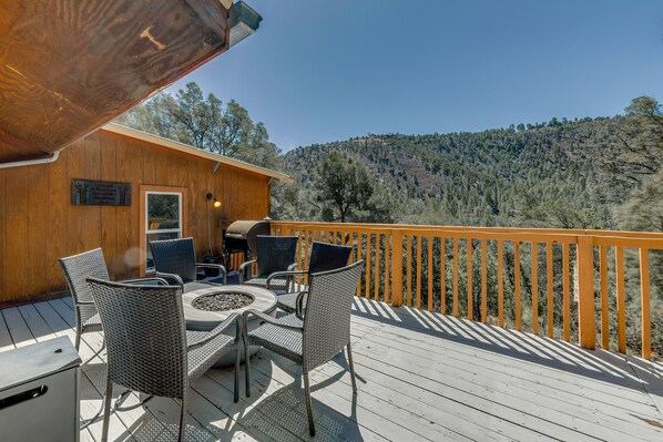 Ruidoso Vacation Rental | 3BR | 3BA | 1,100 Sq Ft | Stairs Required