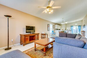 Living Room | Smart TV | WiFi | Central A/C