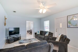 Living Room | 1-Story House | Central A/C | 1,248 Sq Ft