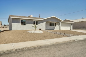 1-Story House | Self Check-In | 2 Mi to Lake Havasu
