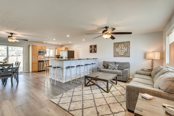 Lake Havasu City Vacation Rental | 3BR | 2BA | Step-Free Access | 1,226 Sq Ft
