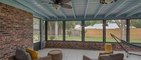 Screened in Porch