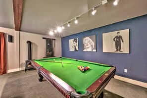 Lower level, pool room fun - Pool room fun in the downstairs!