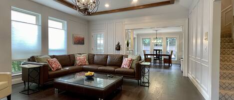 Front Livingroom
