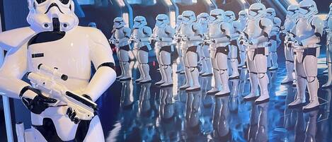 Clean, Comfortable, Close to the Magic - FloridaDisneyVillas.com Amazing Disney Star Wars Villa
