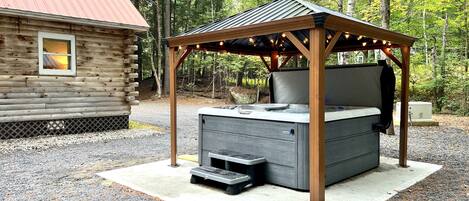 Large hot tub for 7 people