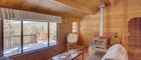 Pine Mountain Club Vacation Rental | 2BR | 2BA | Stairs Required to Enter