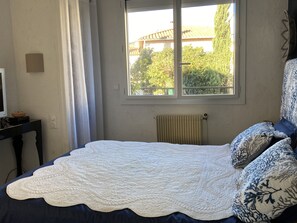 Chambre grand lit
