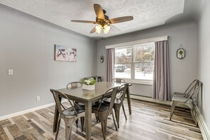 Dining Area | Dishware & Flatware Provided
