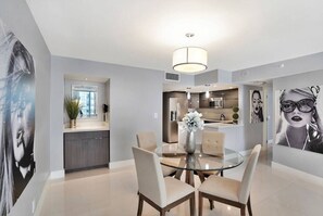 Dining area, fully equipped kitchen