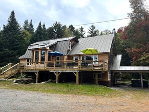 Perfect Summer/Winter Getaway! large deck to enjoy both the front yard with Stream and Covered bridge. Minutes from Lake Whitingham and 15 Minutes from Mt. Snow