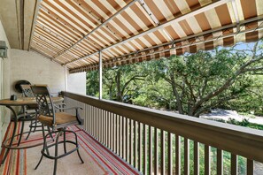 1690 Bluff Villas | Balcony - 1690 Bluff Villas | Balcony