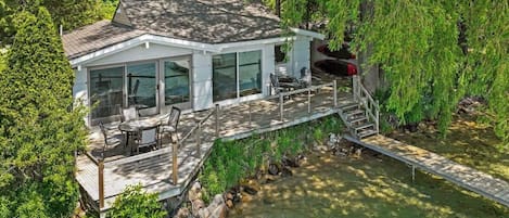 Cozy Cottage on Crystal Lake