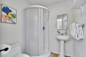 En-suite Master Bathroom