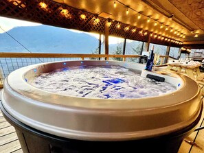 Bain à remous extérieur