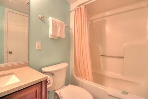 Atlantic Towers 1114-large-012-006-Bathroom 1-1500x1000-72dpi