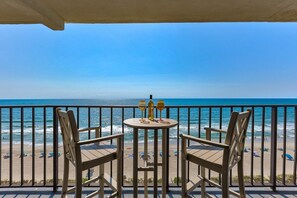 Atlantic Towers 1114-print-017-029-Balcony-4200x2800-300dpi