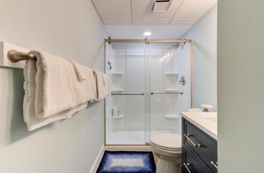Atlantic Towers 501-large-014-022-Bathroom-1500x986-72dpi