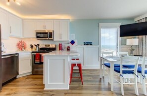 Atlantic Towers 501-large-007-016-KitchenBreakfast Bar-1500x985-72dpi