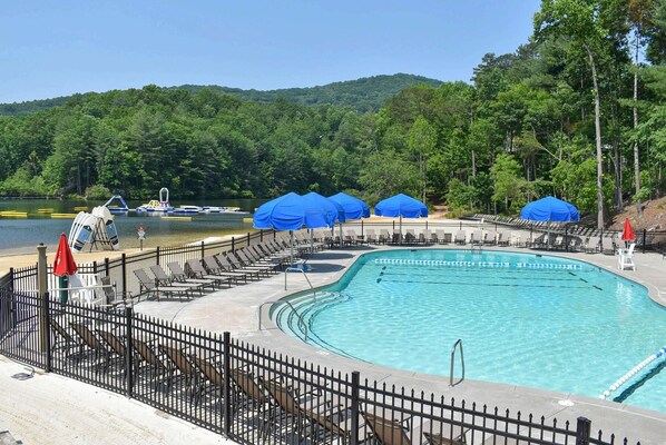 Big Canoe Beach Club - pool, beach, rock slide, kayaks, canoes, pedal boats, etc