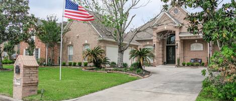 Welcome to our Lakefront Retreat!