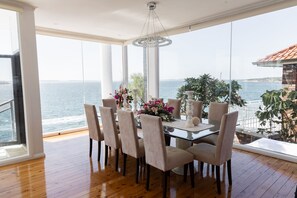 Waterfront Dining area, Ten-Seaters, Ground Floor