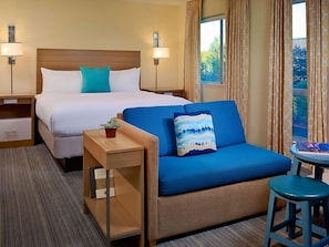 King sized bed. Exact unit will be assigned upon arrival. Views, colors and decor may vary.