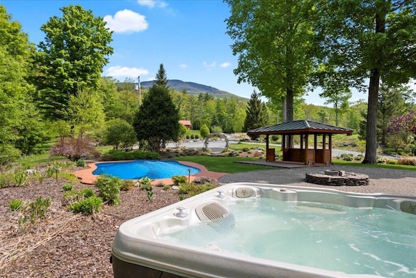 Scenic views from hot tub and pool