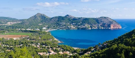 Panoramablick über die Bucht von Canyamel und Vermell