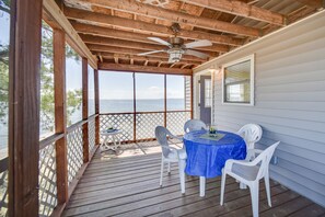 Screened-In Porch