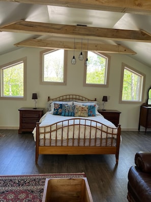 Queen sized Tempur-Pedic bed